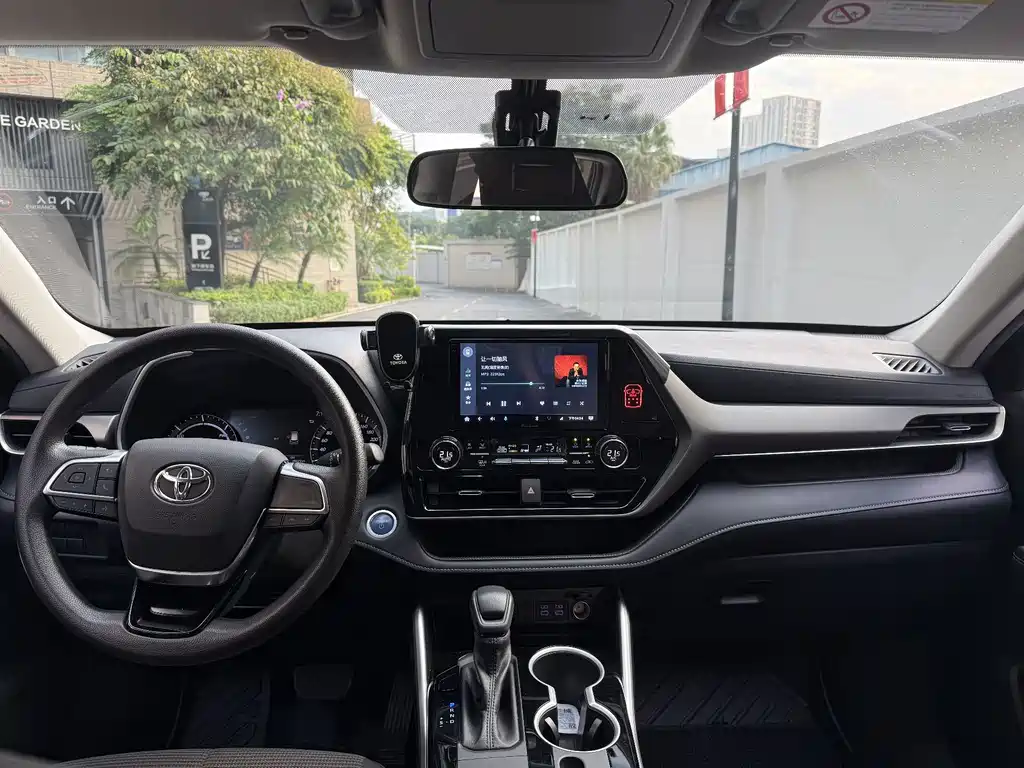 Toyota Highlander — миниатюра 15