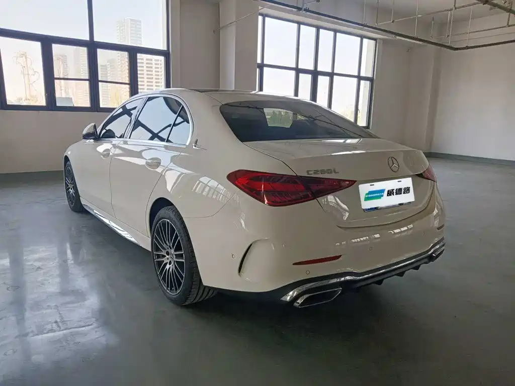 Mercedes-Benz C-Class — миниатюра 3