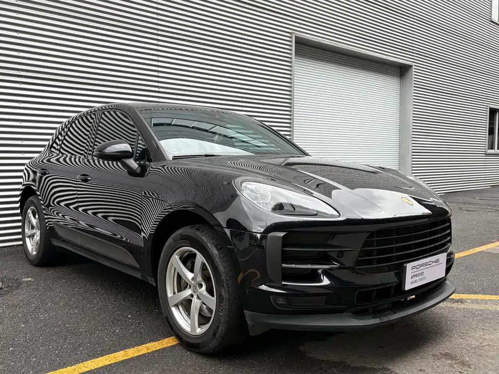 Porsche Macan — миниатюра 3