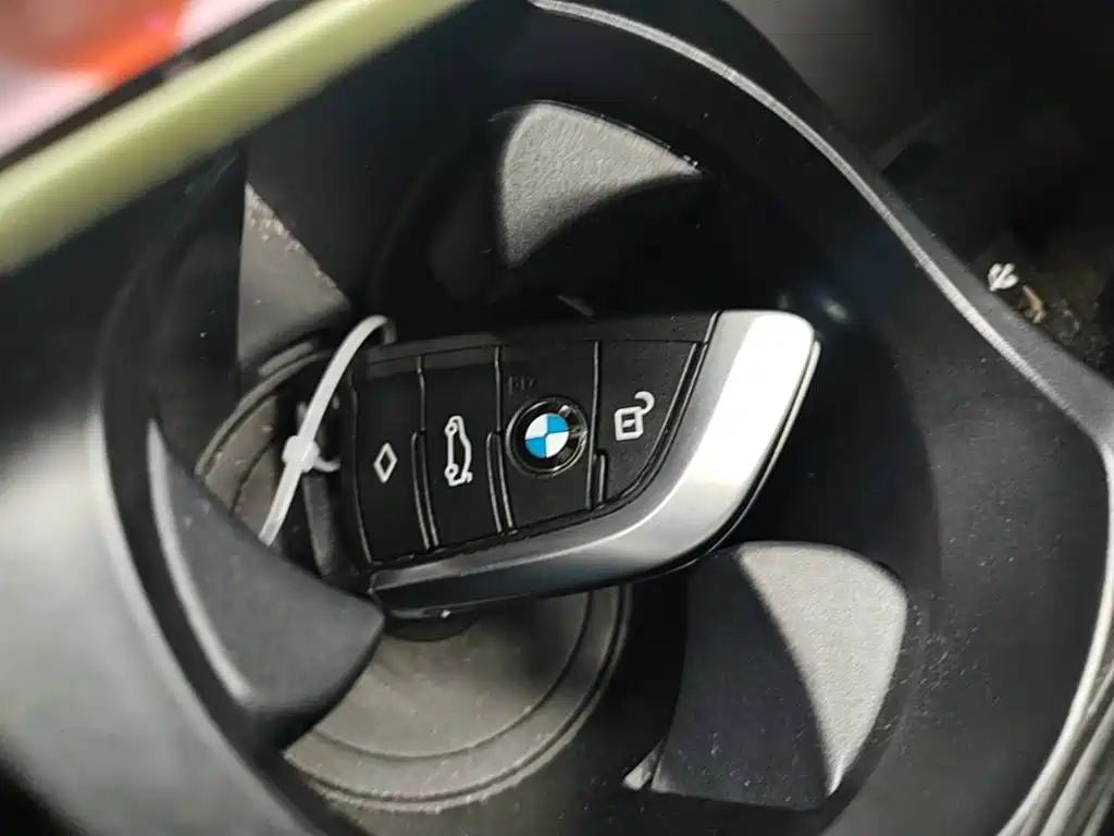BMW iX3 — миниатюра 9