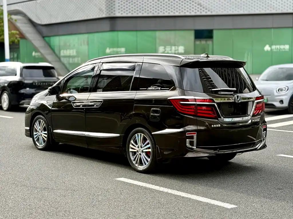 Honda Elysion — миниатюра 6