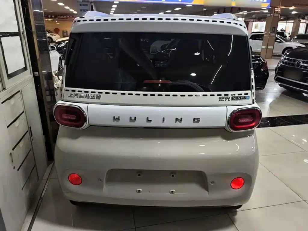 Wuling MINIEV — миниатюра 6