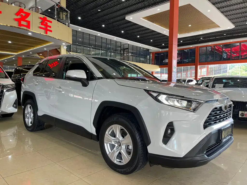 Toyota RAV4 — миниатюра 3