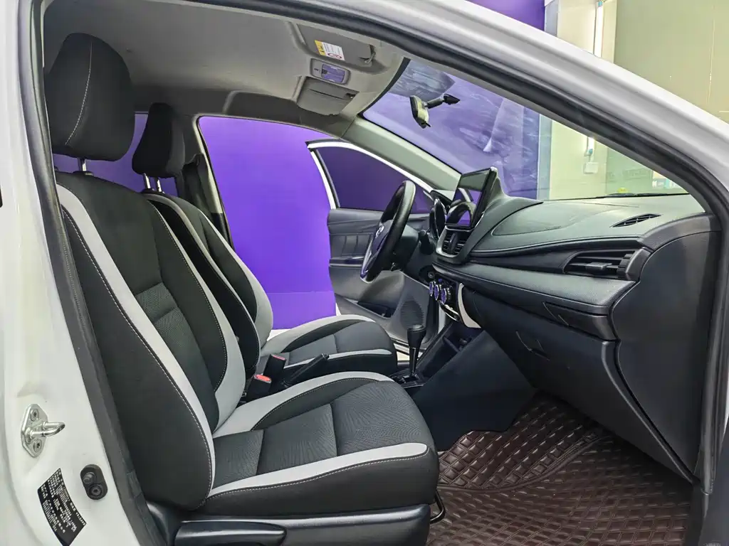 Toyota Yaris L — миниатюра 9