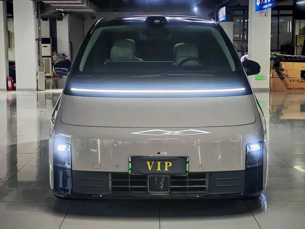 Li Auto Li MEGA — миниатюра 2