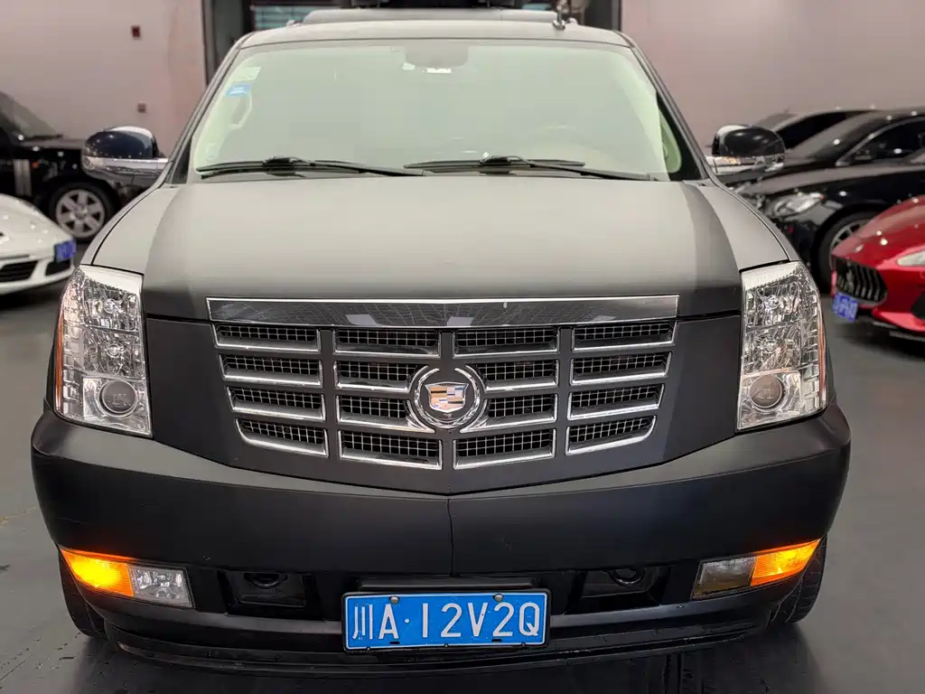 Cadillac Escalade — миниатюра 9