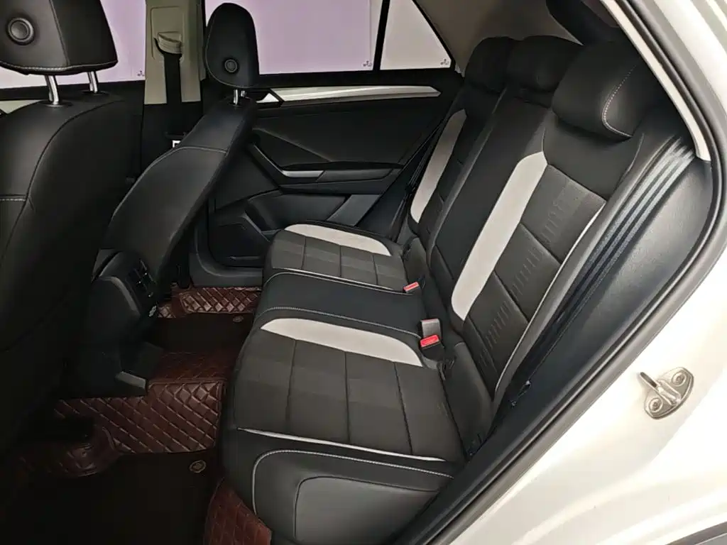 Volkswagen T-Roc — миниатюра 17