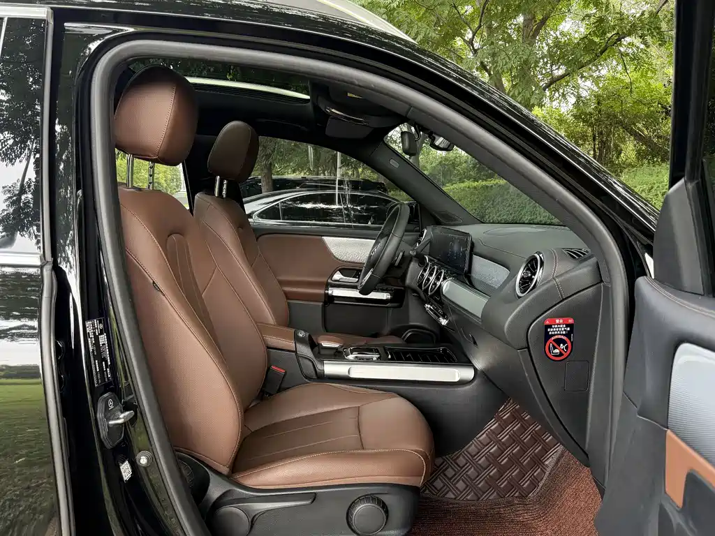 Mercedes-Benz GLB — миниатюра 12