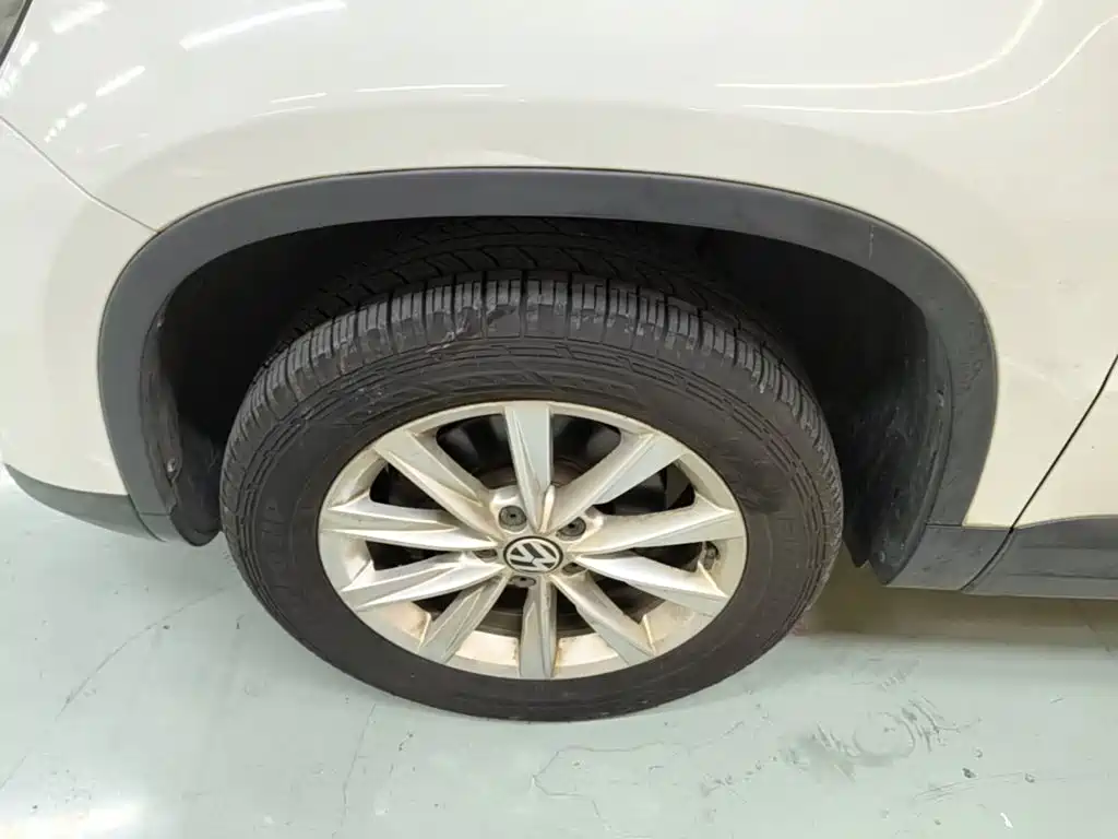 Volkswagen Tiguan — миниатюра 23