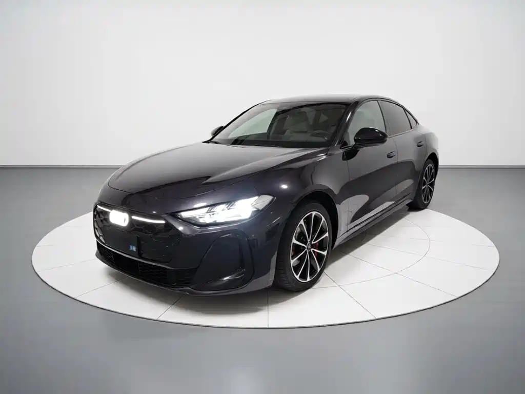 奥迪A5L 2026款 2.0T 运动版 Plus 2025