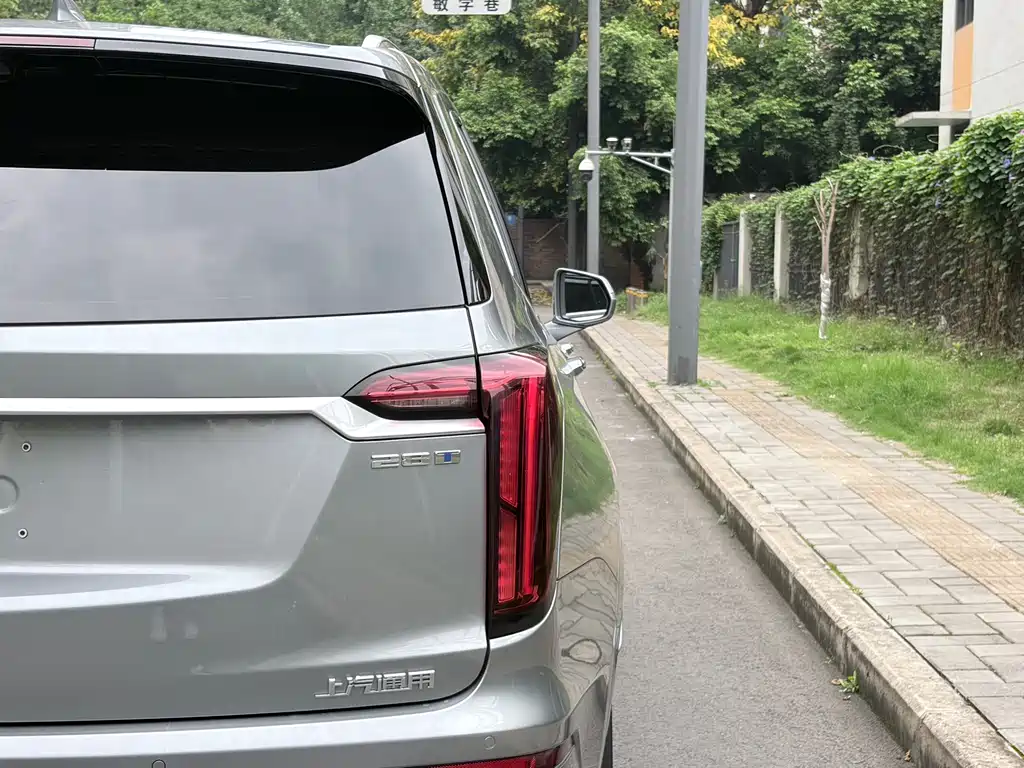 Cadillac XT6 2022 2.0T мест Luxury