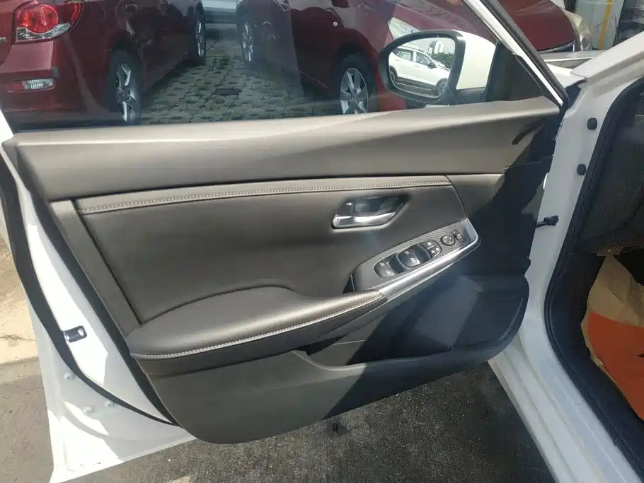 Nissan Sylphy — миниатюра 7