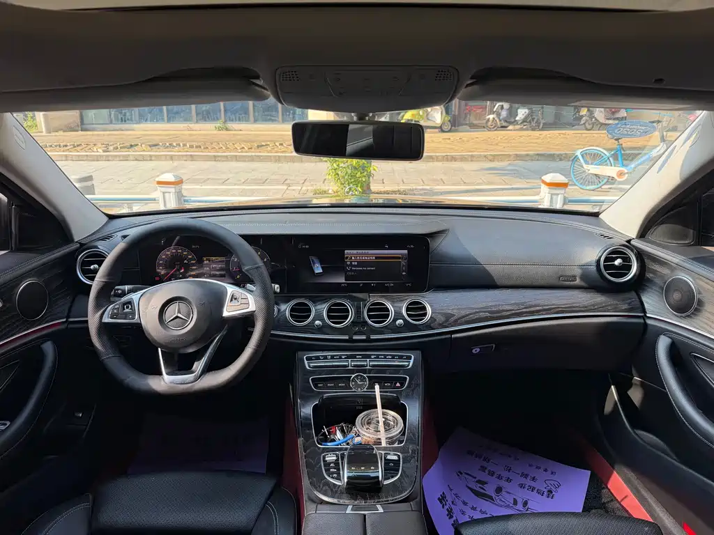Mercedes-Benz E-Class — миниатюра 4