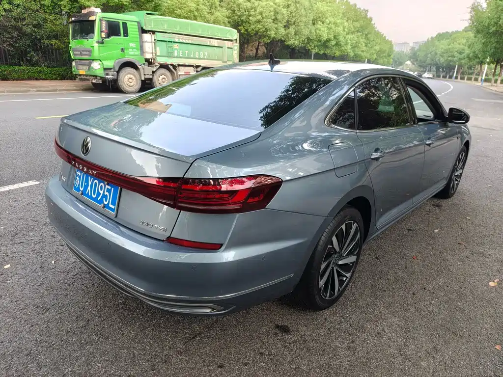 Volkswagen Passat — миниатюра 12
