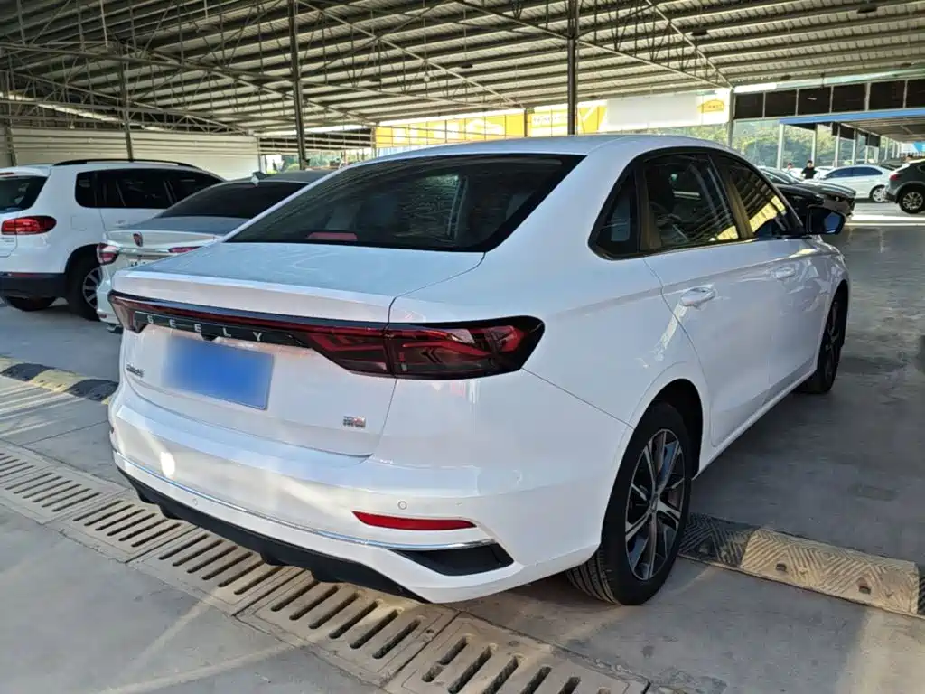 Geely Emgrand — миниатюра 7