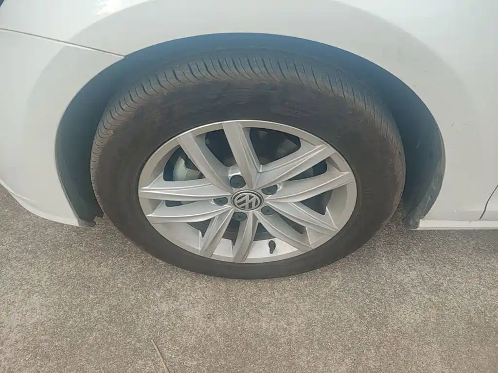 Volkswagen Golf — миниатюра 23