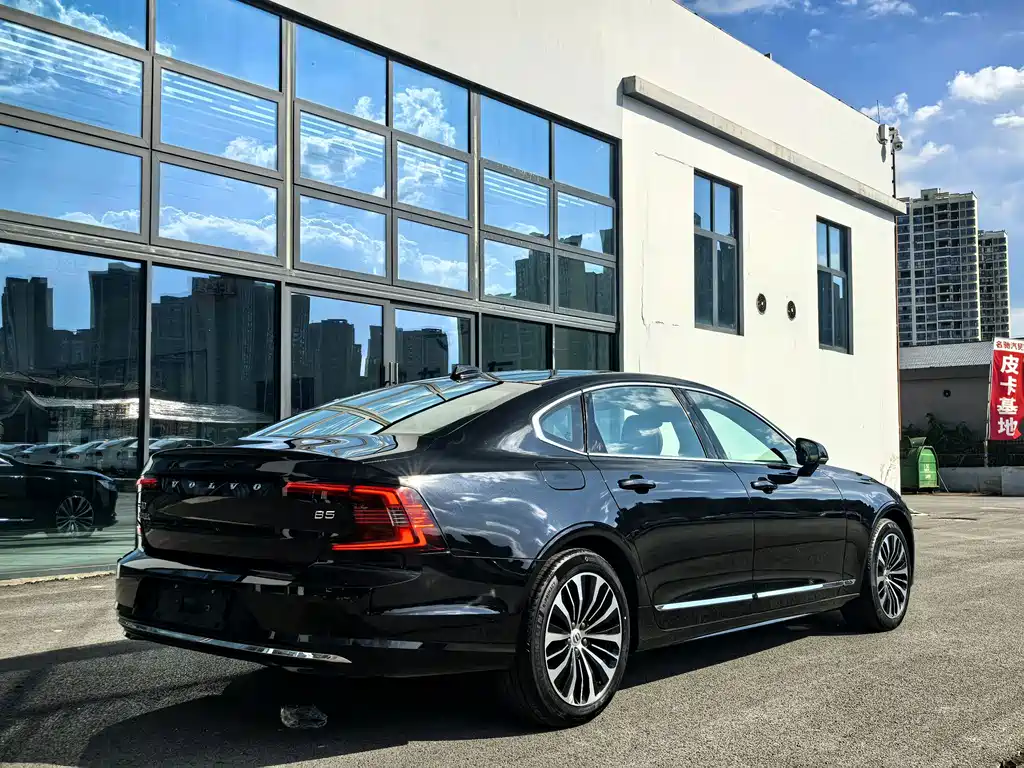 Volvo S90 — миниатюра 9