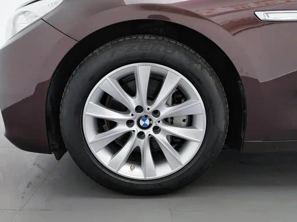 BMW 5 Series GT — миниатюра 17