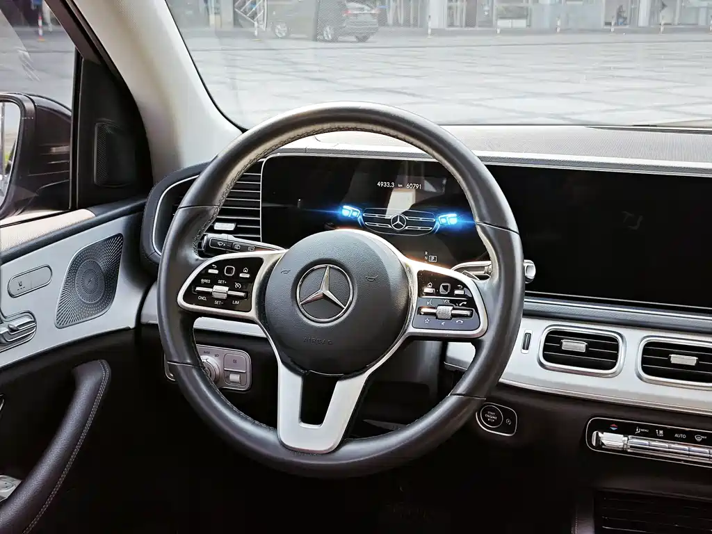 Mercedes-Benz GLE (Import) — миниатюра 8