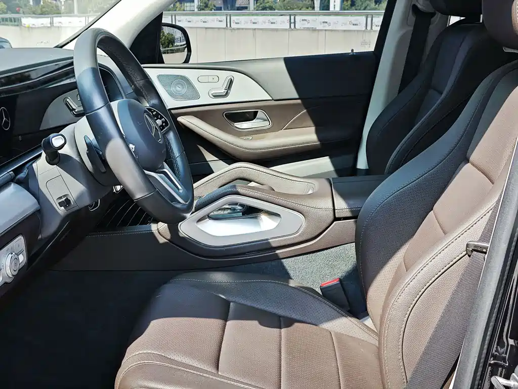 Mercedes-Benz GLE (Import) — миниатюра 12