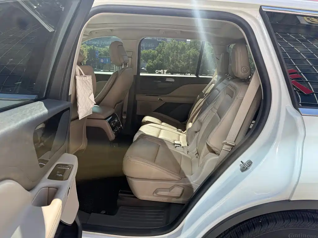Lincoln Aviator (Import) — миниатюра 12