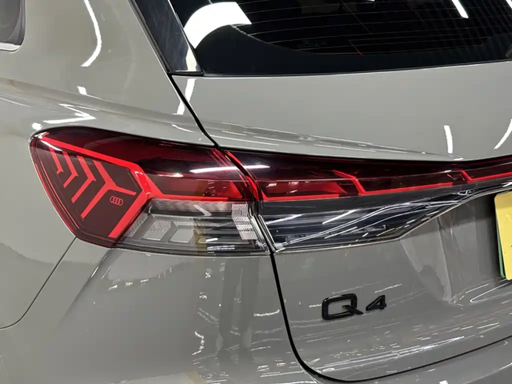 Audi Q4 e-tron — миниатюра 10