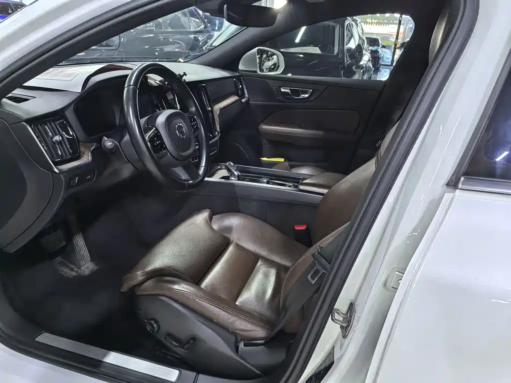 Volvo S60 — миниатюра 7