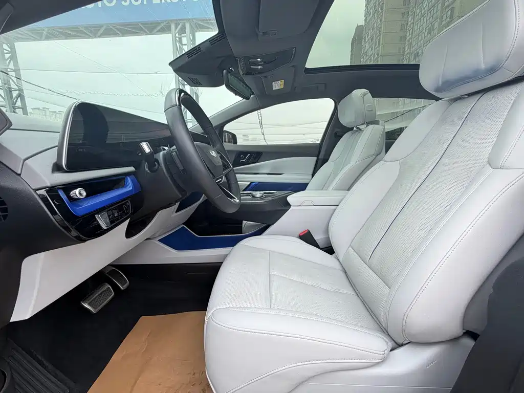 Cadillac IQ — миниатюра 7
