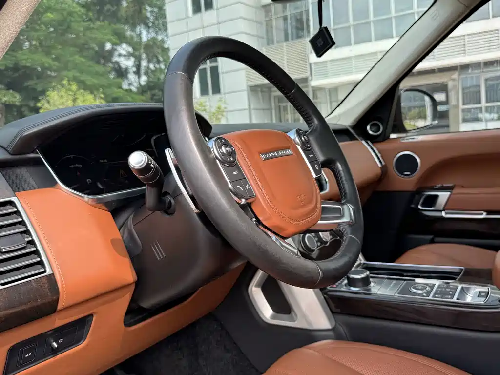 Land Rover Range Rover — миниатюра 7