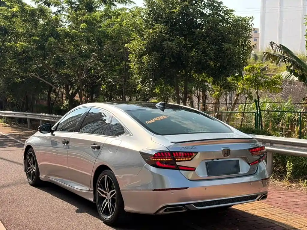 Honda Accord — миниатюра 7