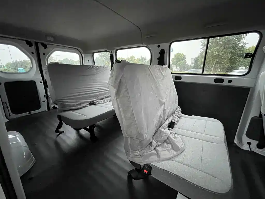 Wuling Yangguang — миниатюра 17