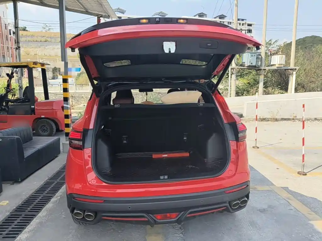 Geely Binyue — миниатюра 19