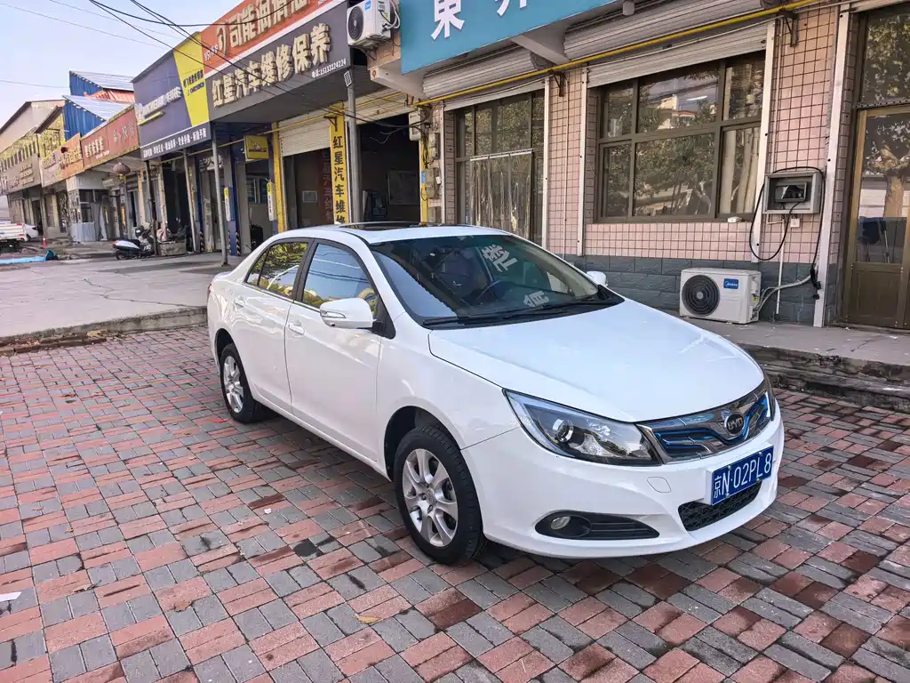 BYD e5 — миниатюра 2