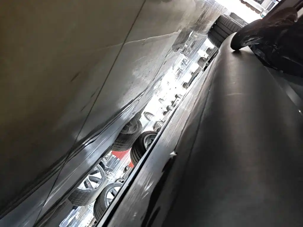 Tesla Model Y — миниатюра 21