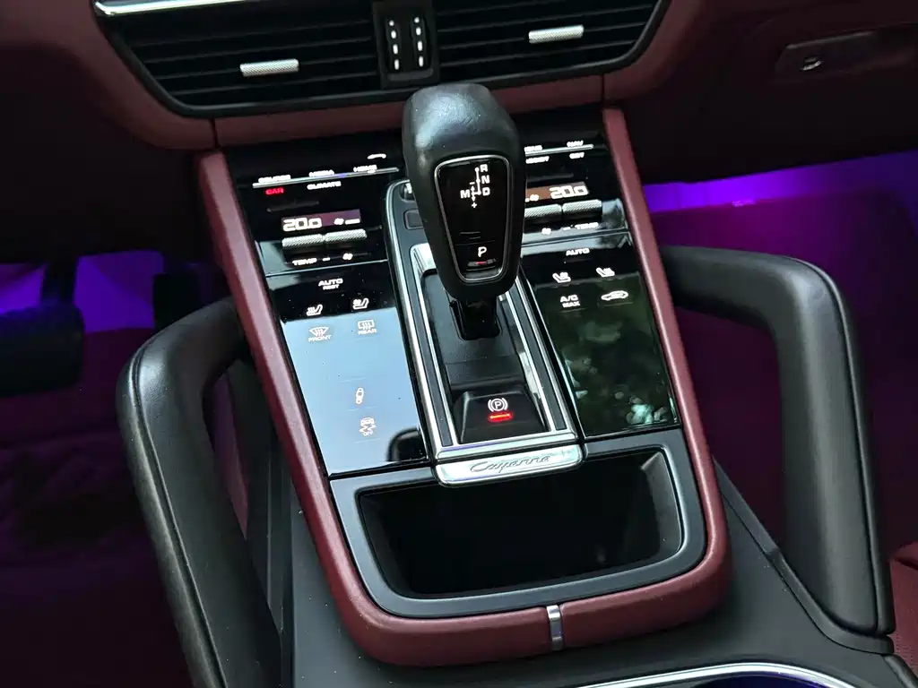Porsche Cayenne — миниатюра 14