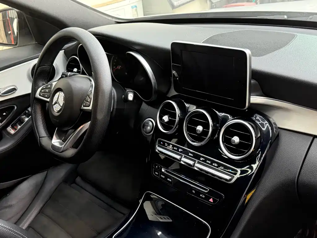 Mercedes-Benz C-Class — миниатюра 6
