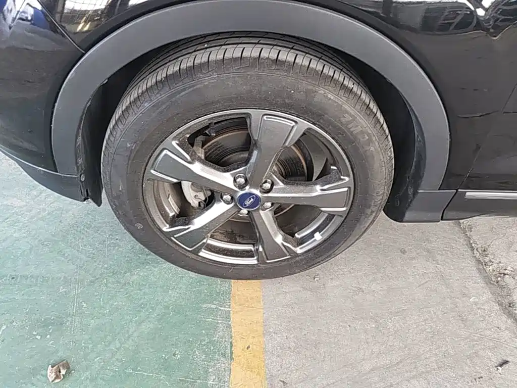 Ford Kuga — миниатюра 23