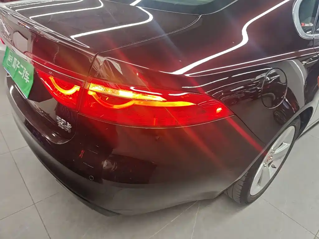Jaguar XFL — миниатюра 8