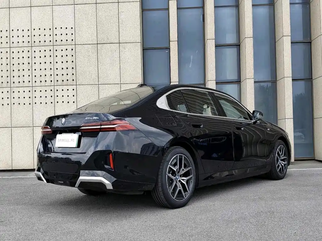 BMW i5 — миниатюра 4