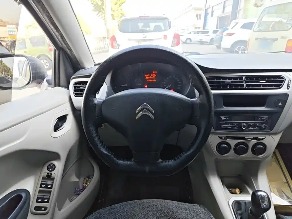 Citroen Elysee — миниатюра 11