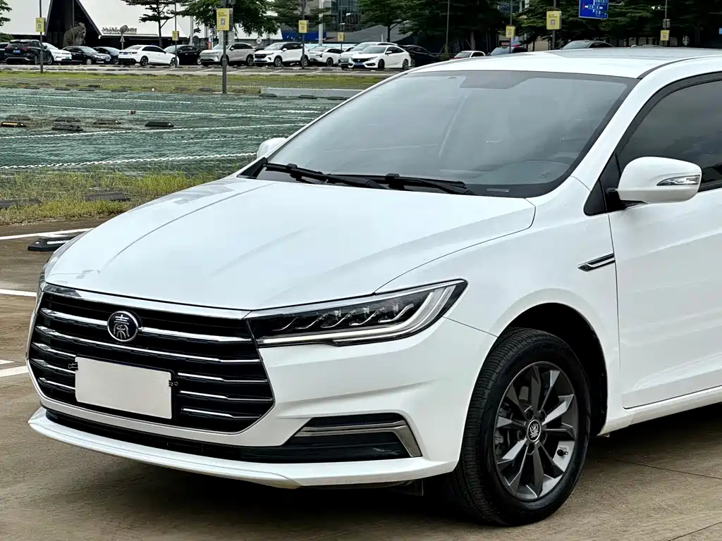 BYD Qin — миниатюра 8