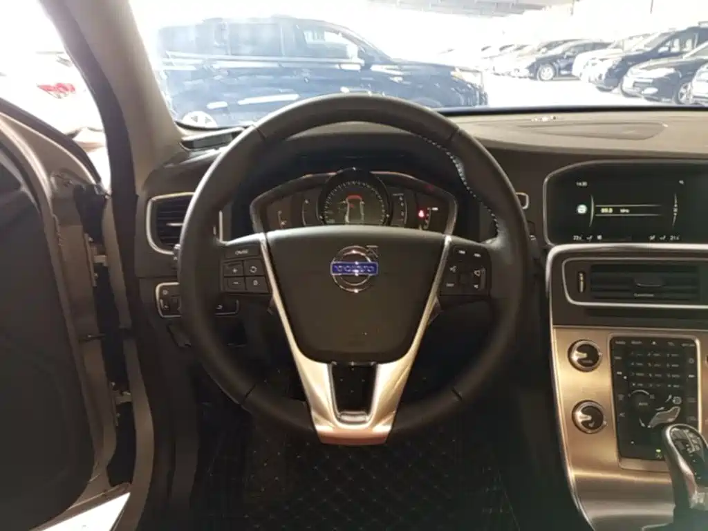 Volvo S60 — миниатюра 11