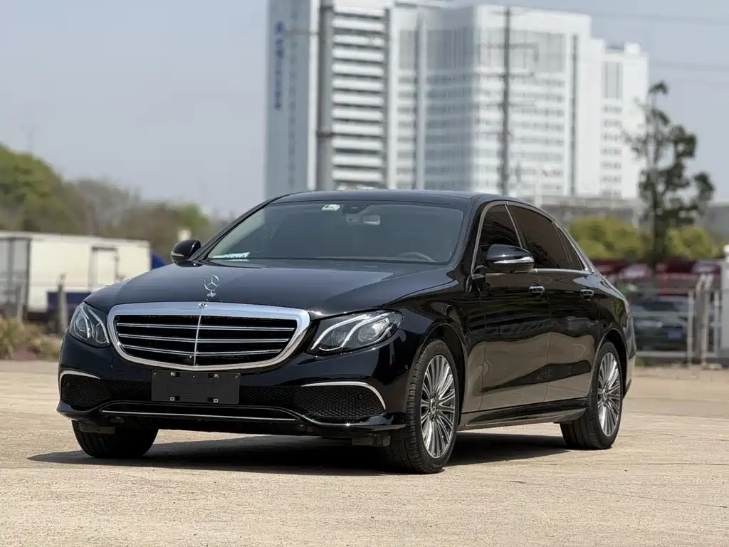 Mercedes-Benz E-Class — миниатюра 2