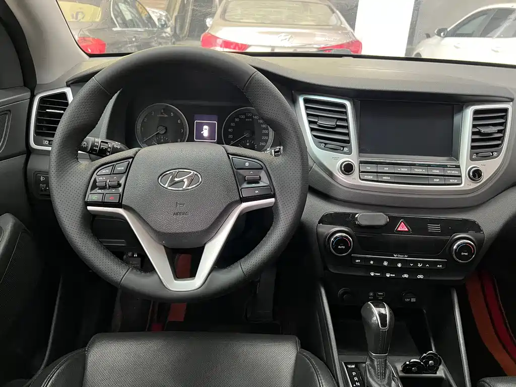 Hyundai Tucson — миниатюра 8