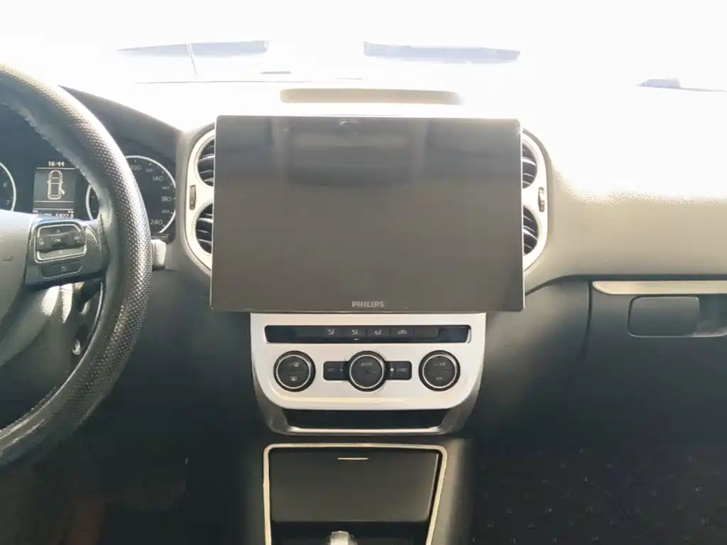 Volkswagen Tiguan — миниатюра 13