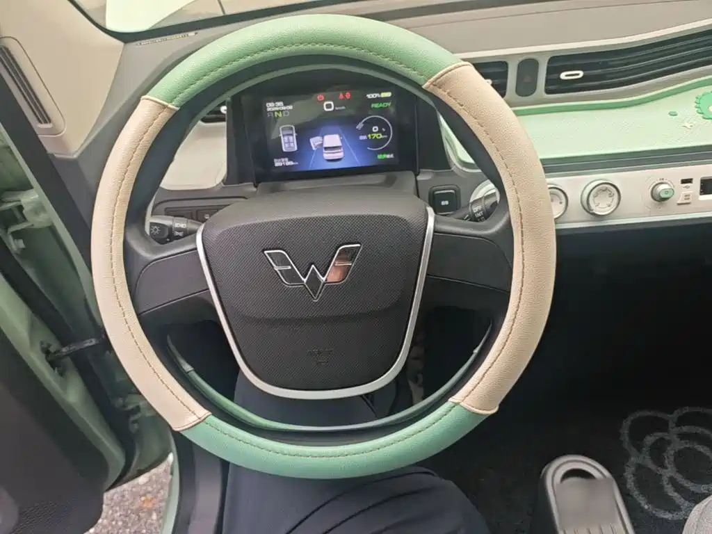 Wuling MINIEV — миниатюра 11
