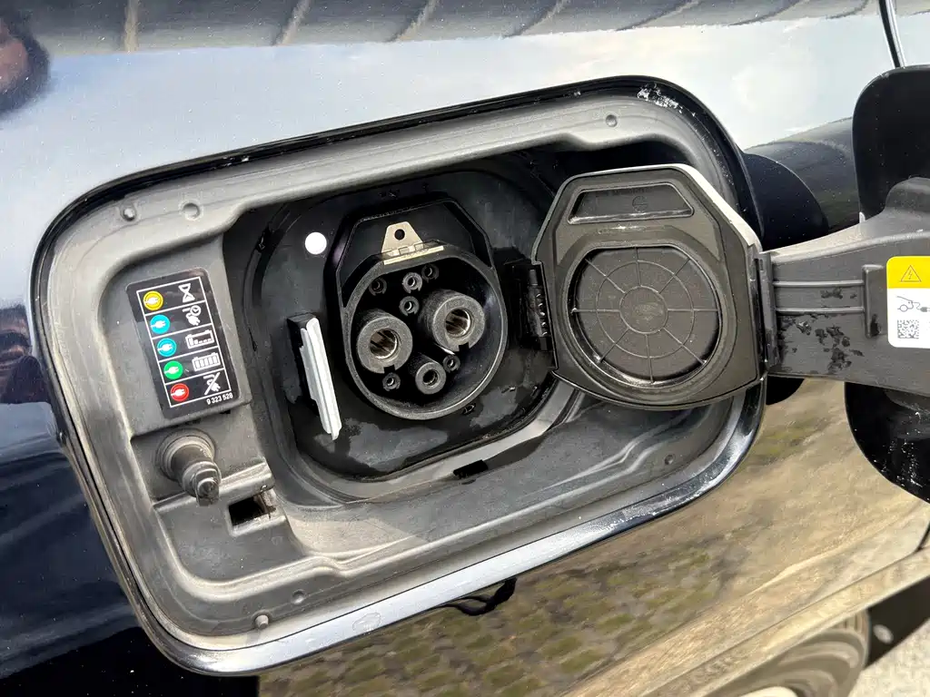 BMW iX3 — миниатюра 7