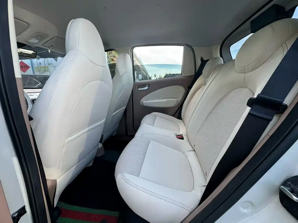 Wuling MINIEV — миниатюра 5