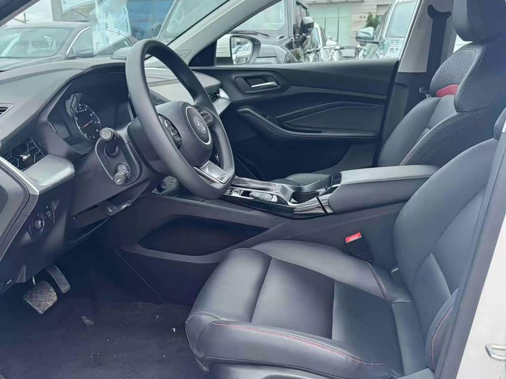 MG MG5 1.5 л 2024 г. Белый, пробег 13000 км