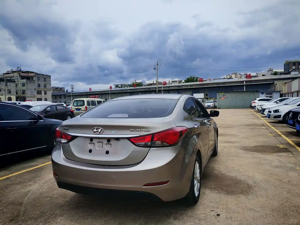 Hyundai Elantra Langdong — миниатюра 6